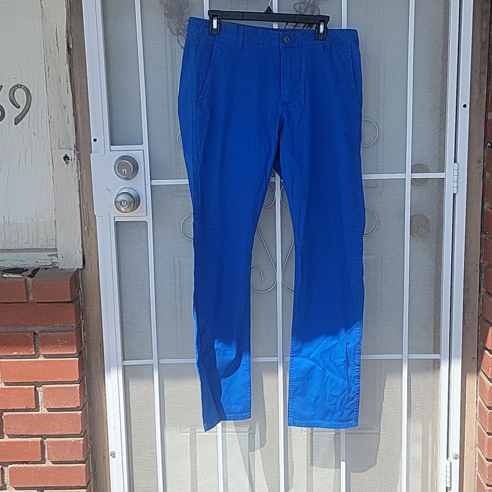 Docker's 32x32 slim tapered Chinese in blue